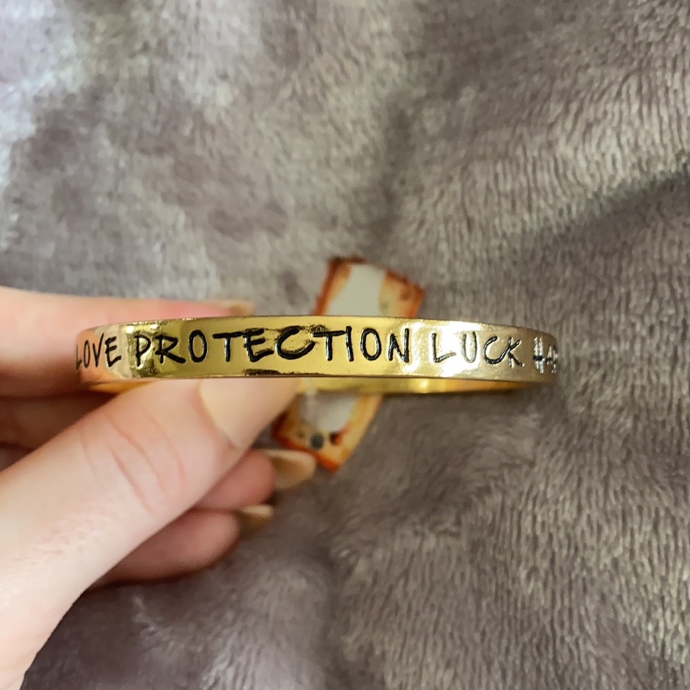 Gold bangle - Picture 2 of 2
